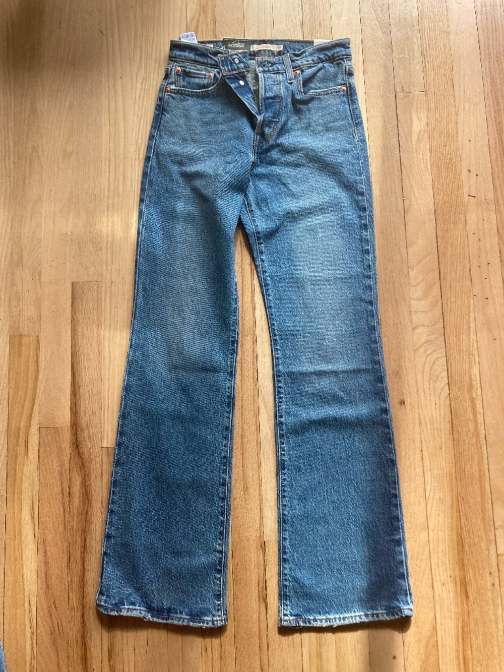 NEW WITH TAGS - women's Levi's wedgie bootcut 26/32